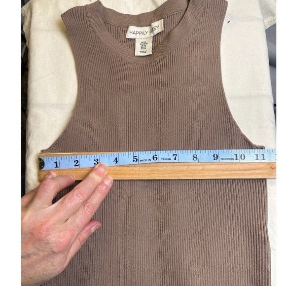 Happily Grey Ribbed Knit Sleeveless Mock Neck Top Taupe Size Medium - Picture 4 of 6